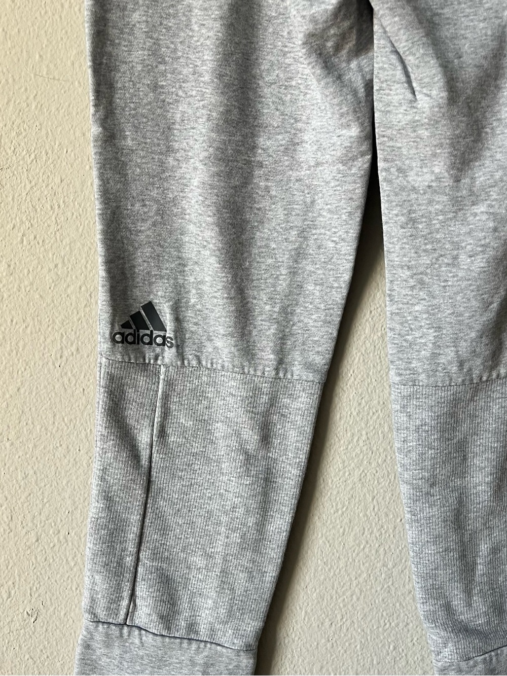 Men’s Adidas Gray Logo Sweatpants - Picture 4 of 6